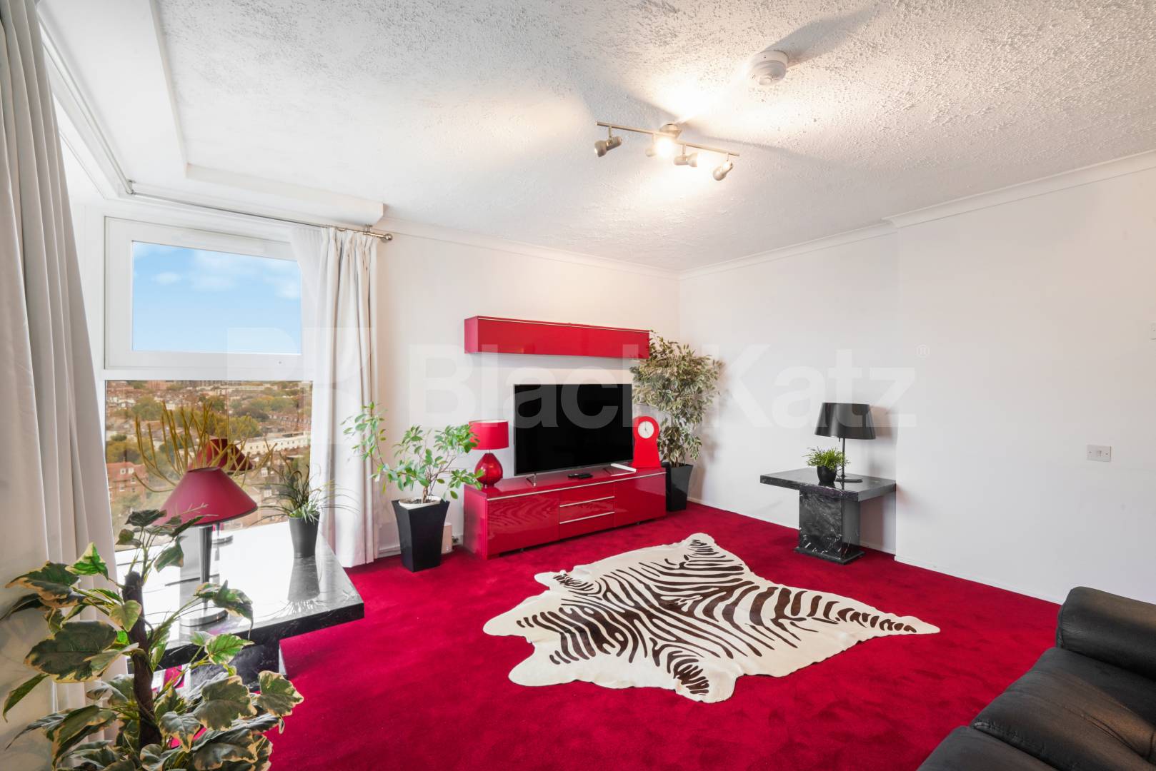 Bright, Refurbished 2 Bed Flat Steps from Primrose Hill Park Adelaide Road, Primrose Hill / Chalk Farm